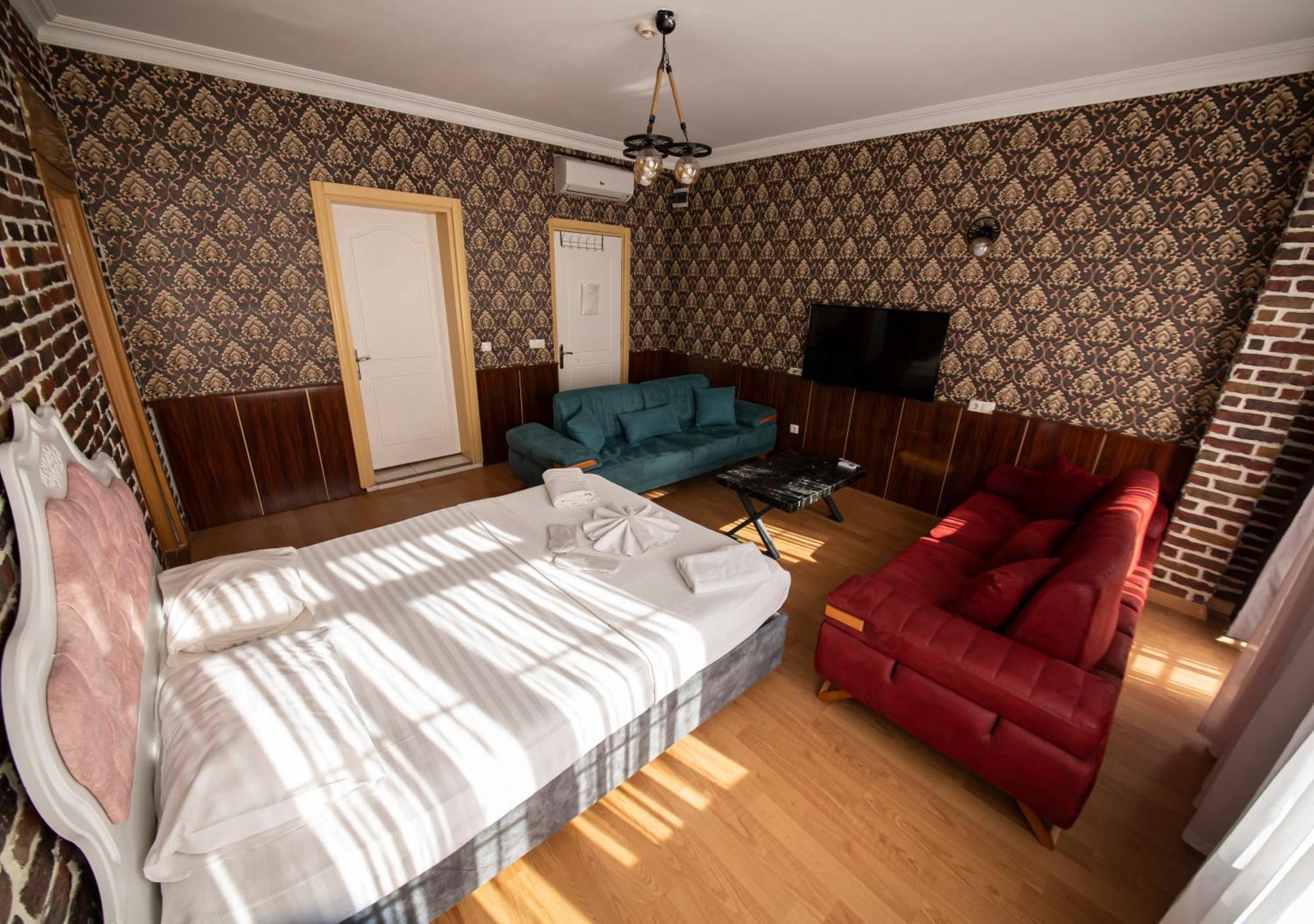 Royal Garden Suite And Hotel Istanbul Exterior foto