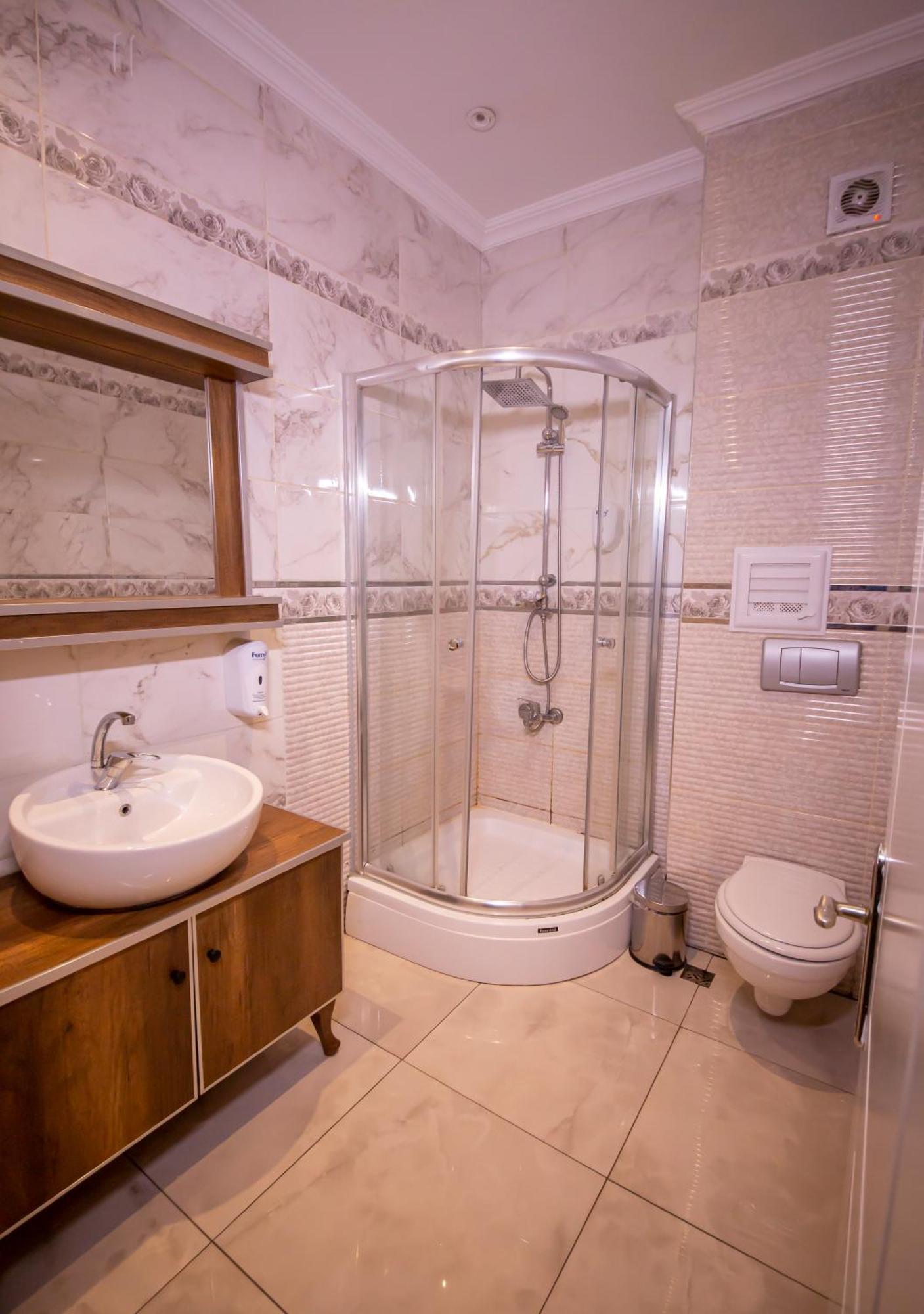 Royal Garden Suite And Hotel Istanbul Exterior foto