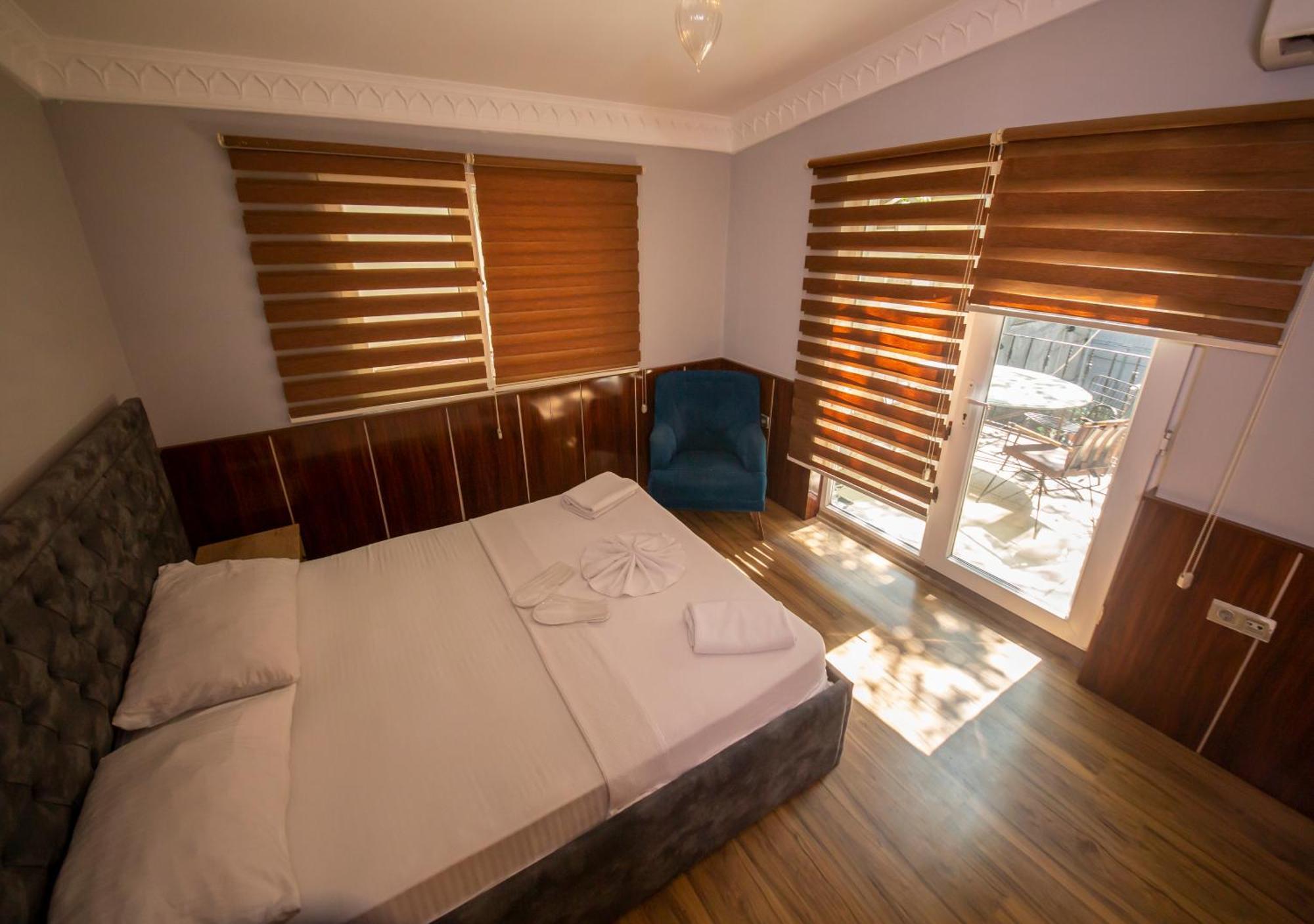 Royal Garden Suite And Hotel Istanbul Exterior foto